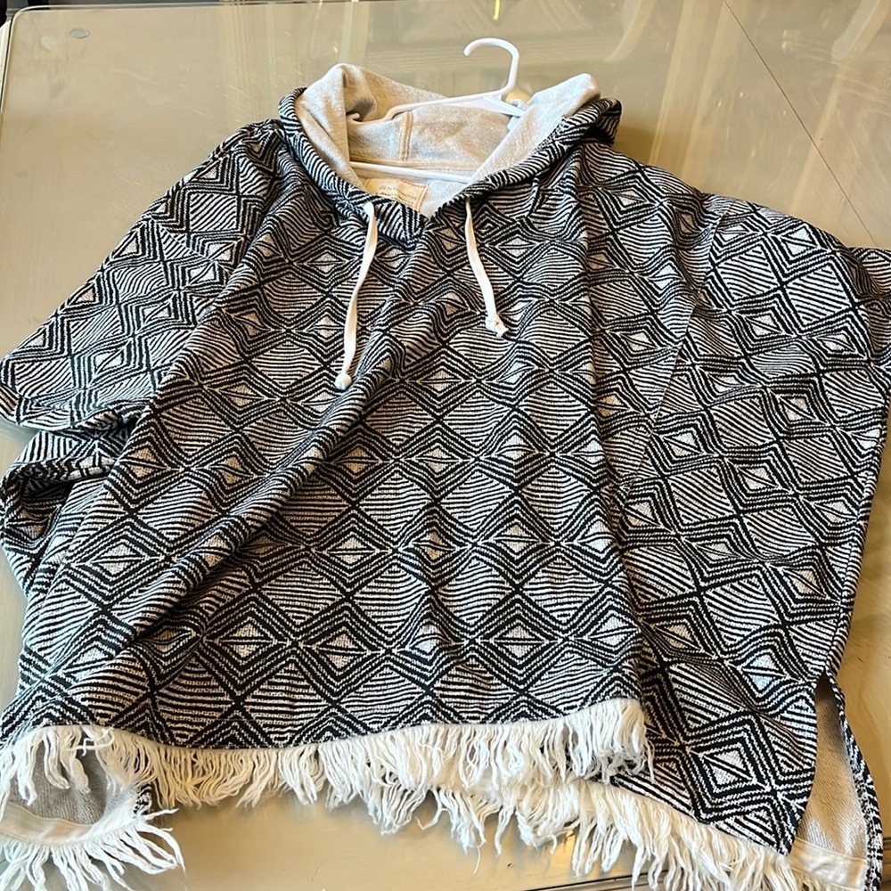 Alternative Poncho size Extra Small/ Small. Great for when its chilly
